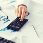 Jak dopasować zakład pogrzebowy? Poradnik dla osób w żałobie.