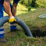 Szamba betonowe – wszystko o wyborze i montażu z praktycznymi wskazówkami